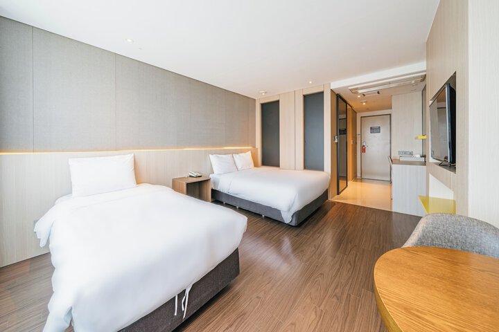 Room 35 of 84