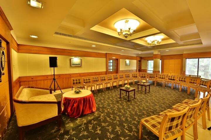Ballroom/Hall 24 of 30