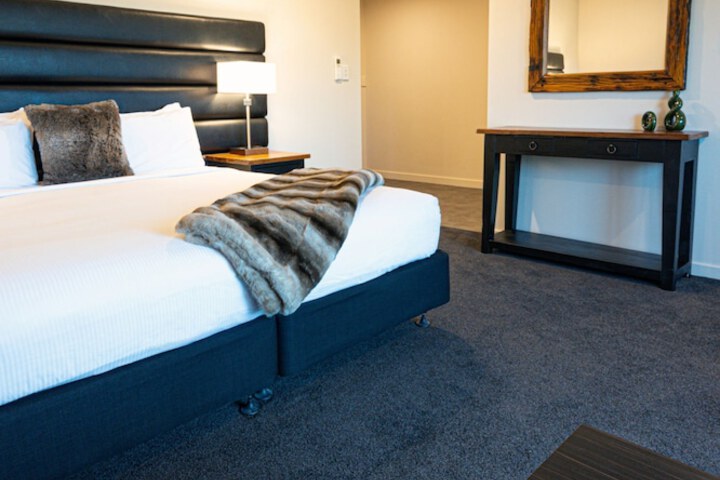 Room 44 of 120