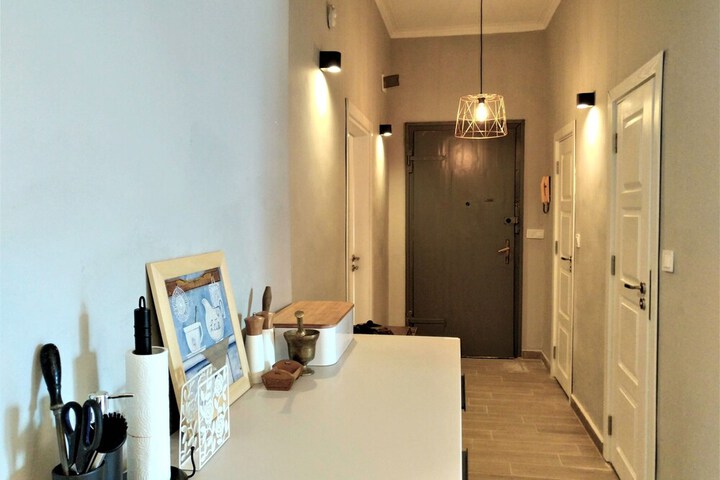 Room 9 of 11
