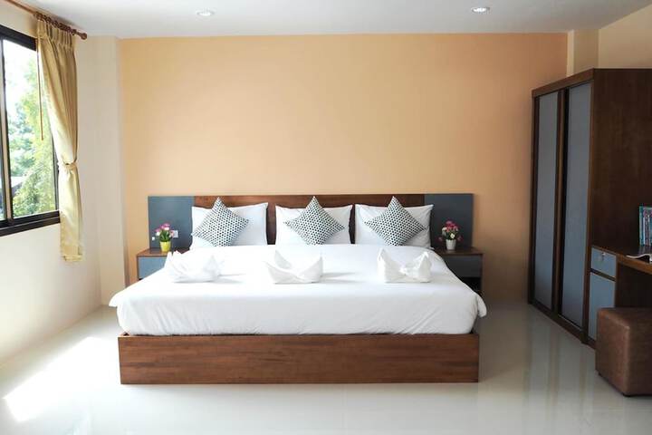 Room 11 of 20