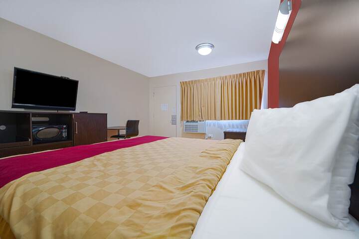 Room 8 of 30