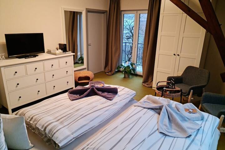Room 7 of 43