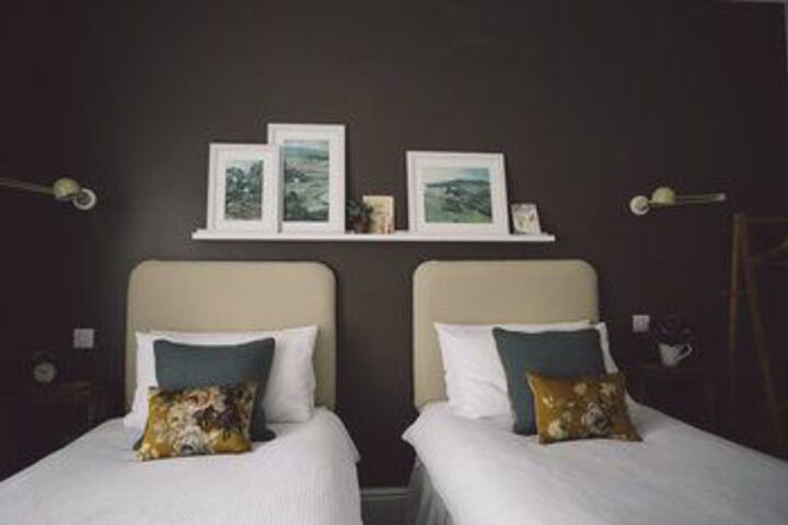 Room 32 of 64