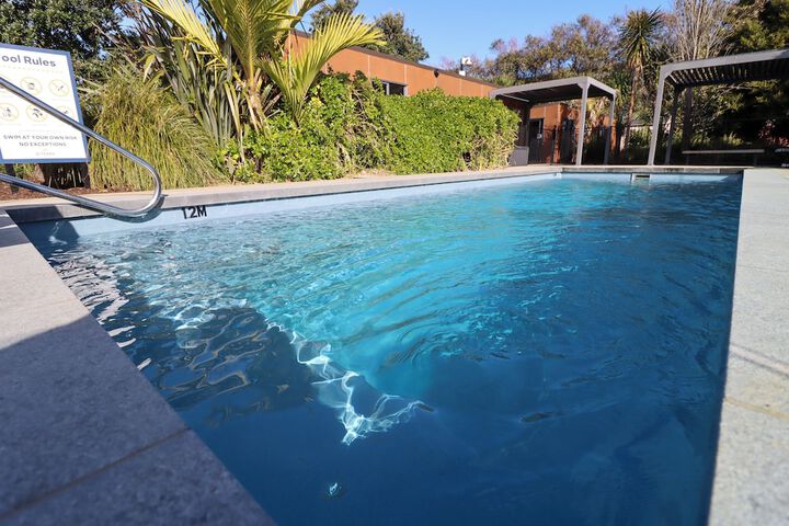 Pool 44 of 91