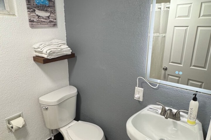 Room 4 of 30