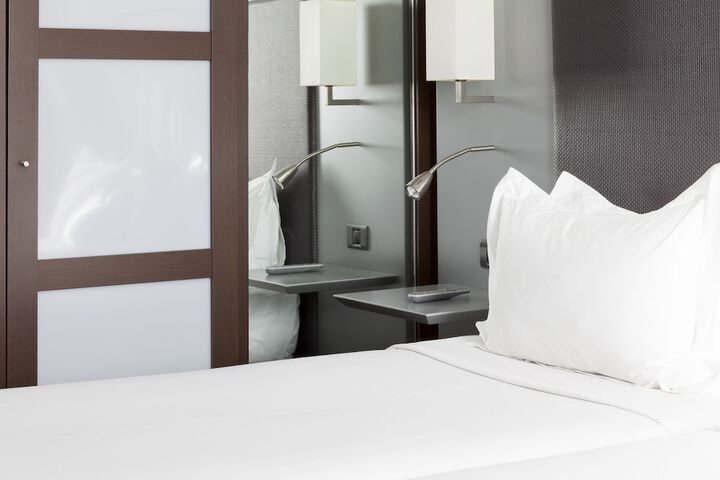 Room 10 of 65