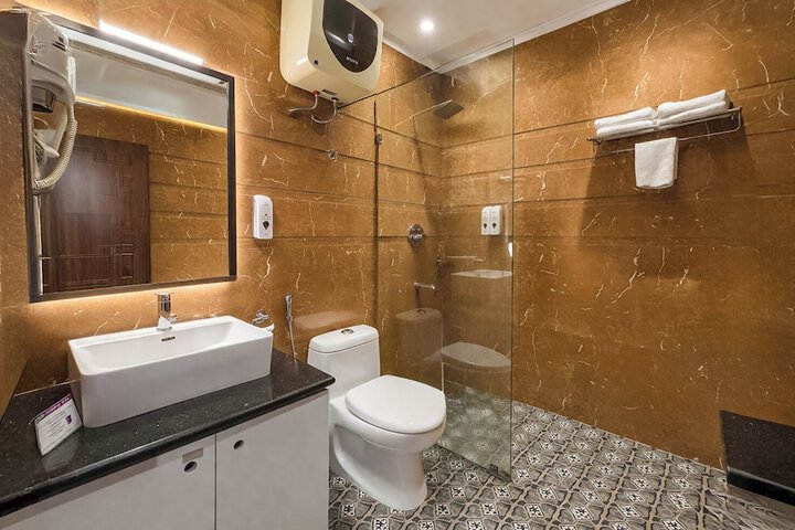 Room 20 of 37