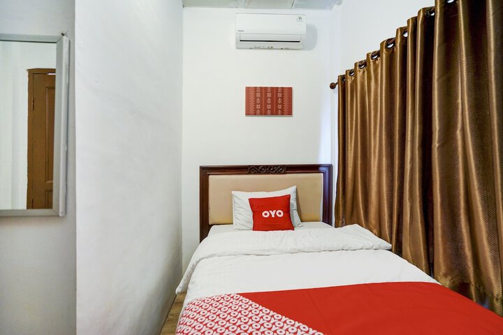 Room 27 of 35