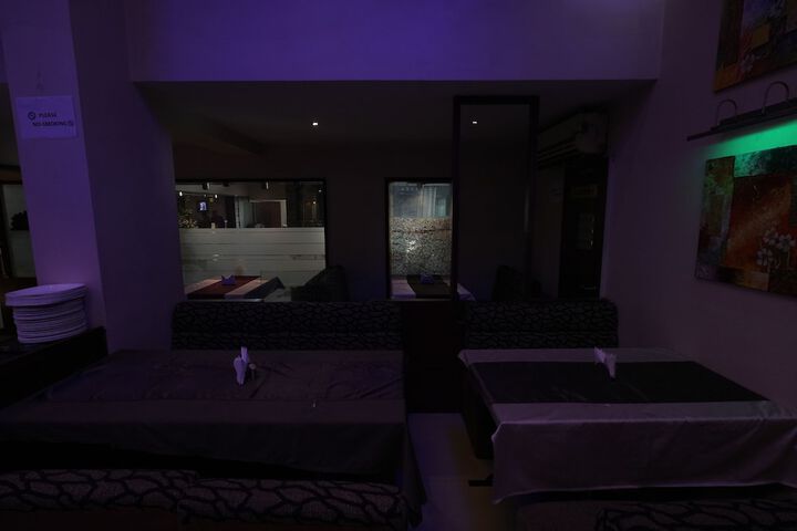 Room 3 of 34