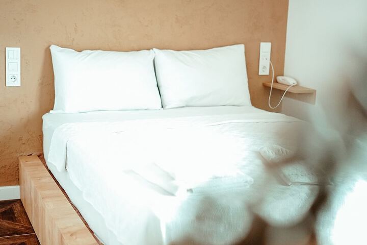 Room 7 of 15