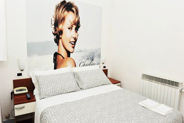 Room 33 of 39
