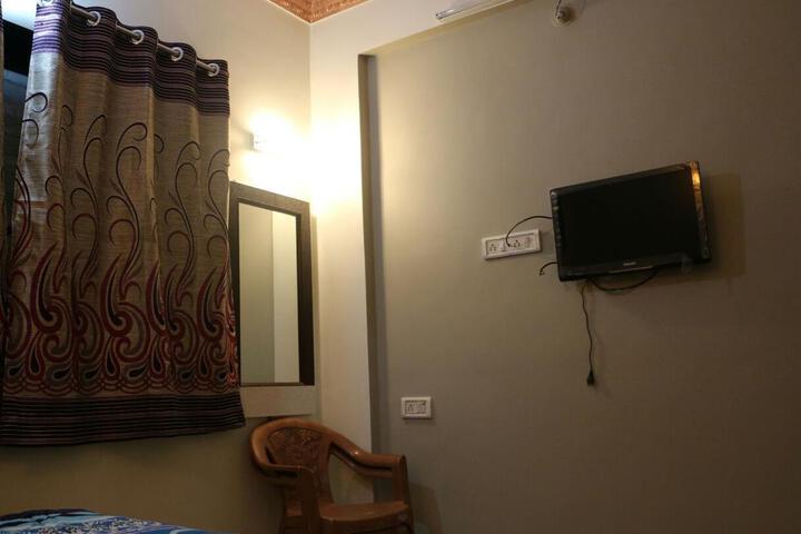 Room 2 of 5