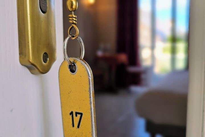 Room 16 of 89