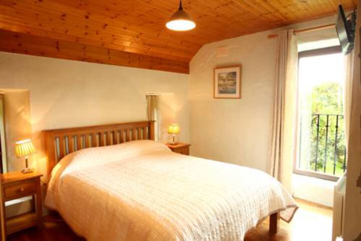 Room 2 of 5