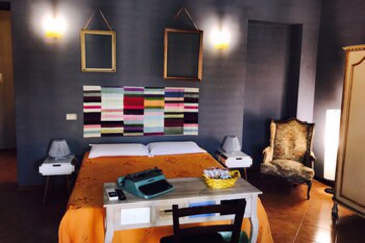 Room 25 of 27