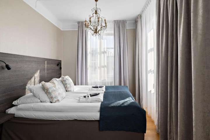 Room 45 of 96