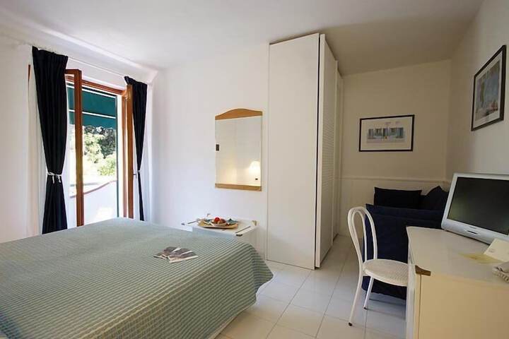 Room 25 of 110