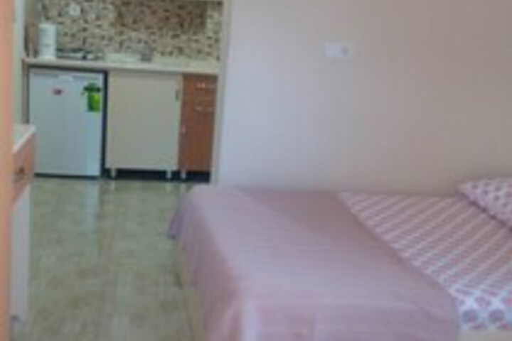 Room 4 of 11