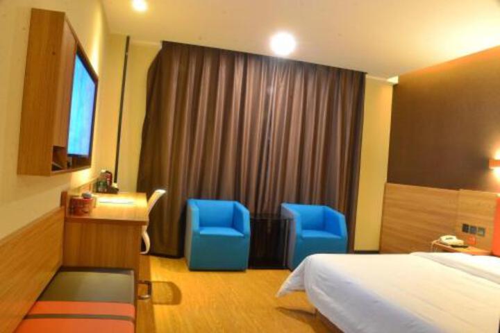 Room 2 of 2