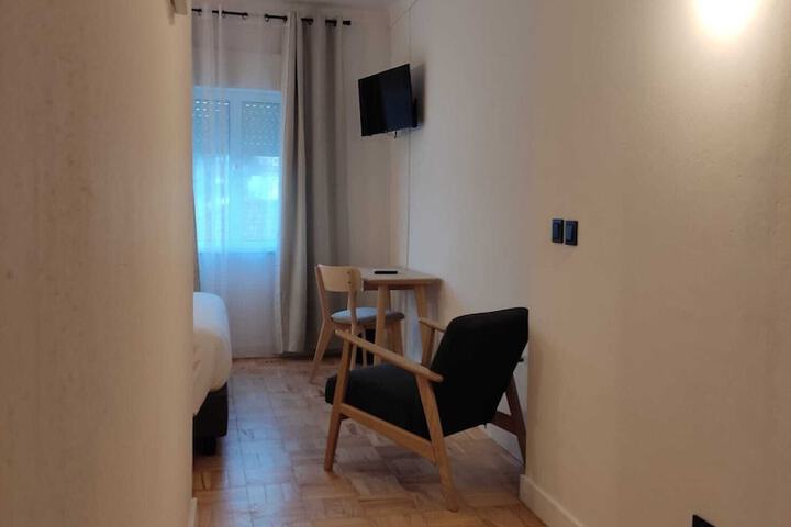 Room 9 of 27