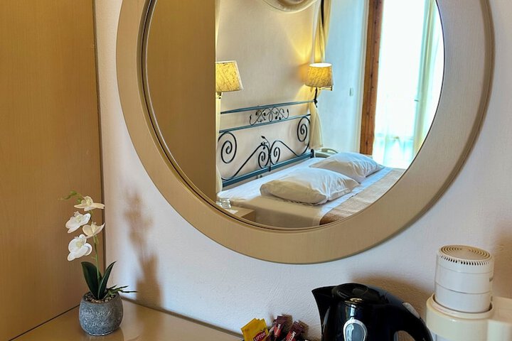 Room 38 of 68