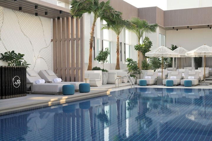Pool 66 of 120