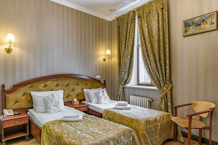 Room 44 of 73