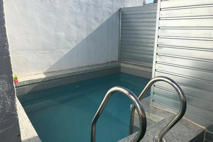 Pool 13 of 15
