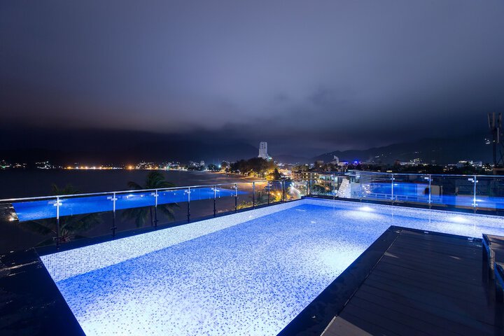 Pool 152 of 196
