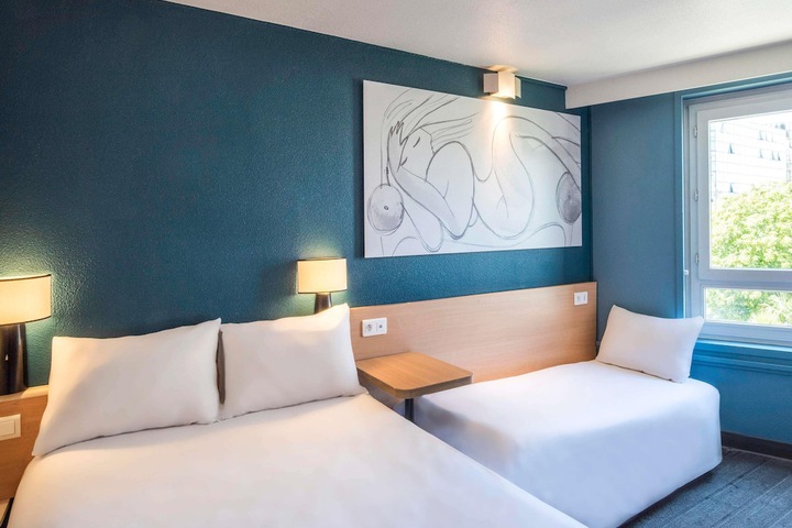 Room 6 of 49