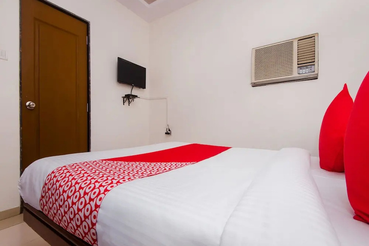 Room 4 of 13