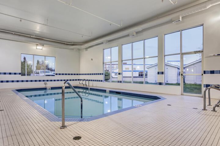 Pool 33 of 47