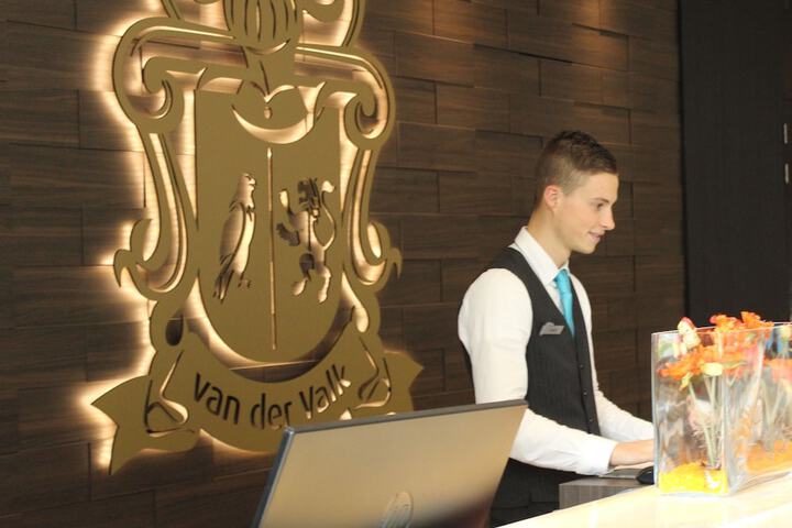 Entrance & Lobby