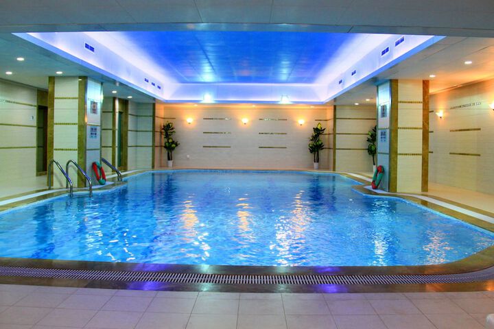 Pools & Facilities