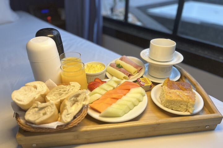 Breakfast/Coffee Service 18 of 22