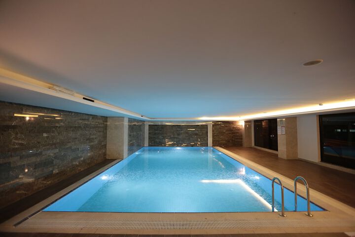 Pools & Facilities