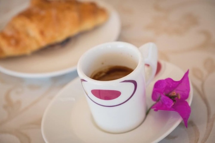 Breakfast/Coffee Service 52 of 95