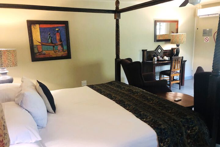 Room 43 of 275