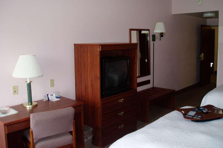 2 Queen Beds (5 of 11)
