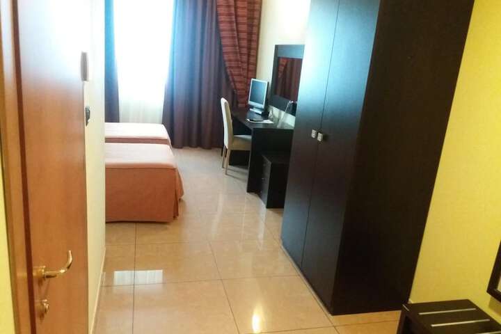 Room 15 of 31