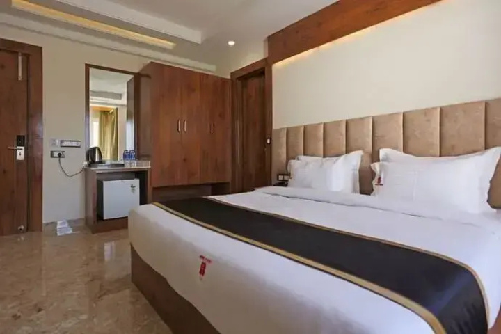 Room 3 of 12