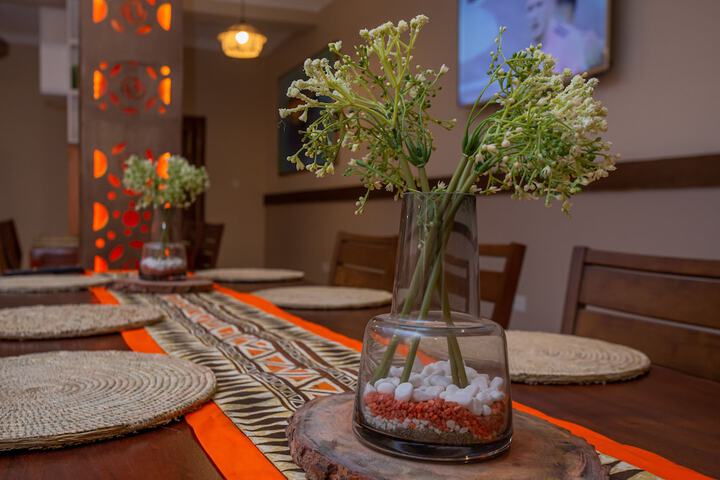 Dining 57 of 100