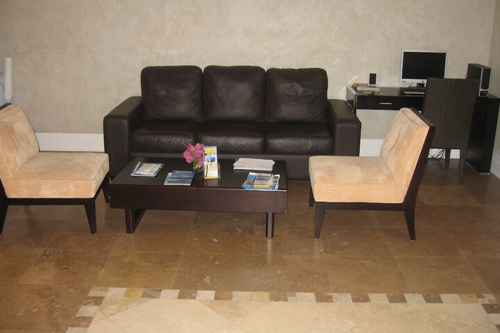 Entrance & Lobby