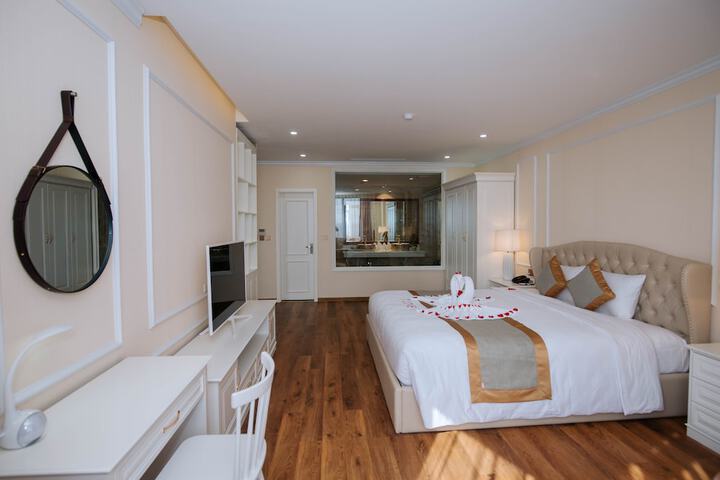 Room 11 of 50