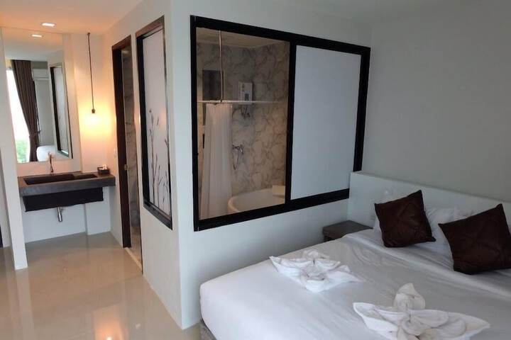 Room 31 of 108
