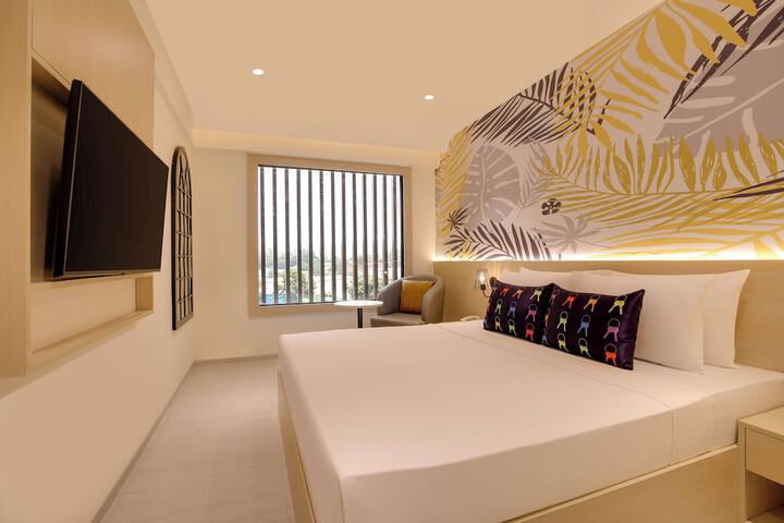 Room 10 of 48