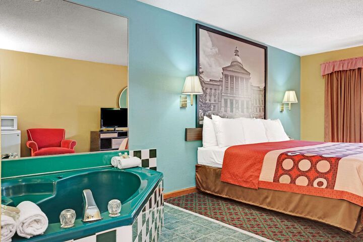 1 King Bed (2 of 8)