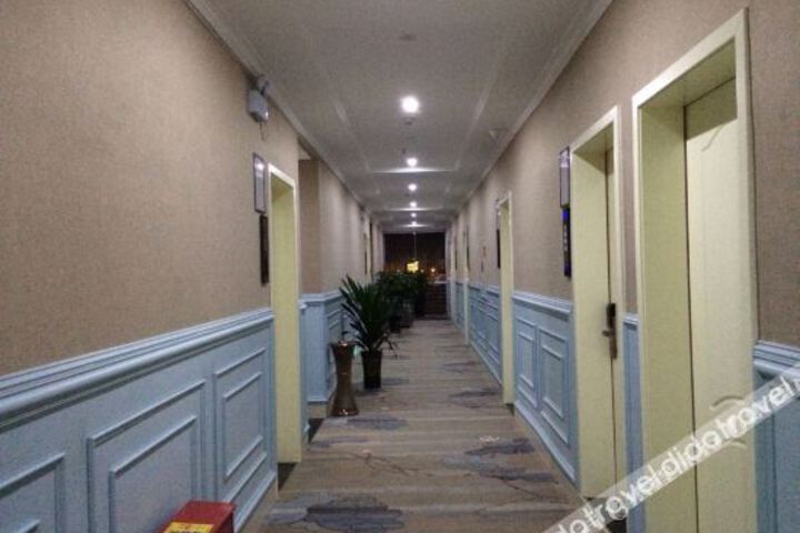 Hotel Interior 13 of 30