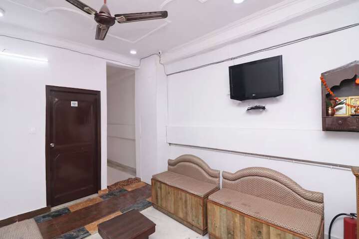 Room 12 of 20